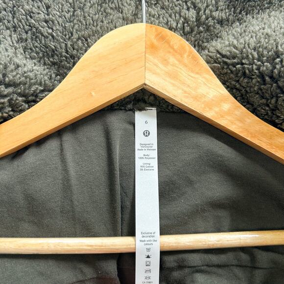 NWOT Lululemon Textured Fleece Button Jacket Dark Olive Sherpa Size 6 - Picture 6 of 9